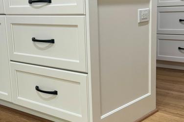 Classic Contrast Kitchen